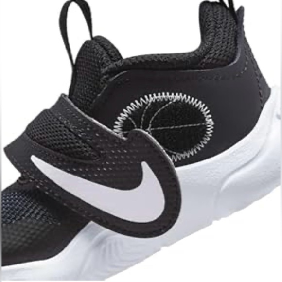 Nike Kids Black and White Sneakers - Picture 2 of 2